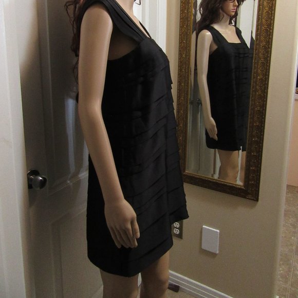 Ladies size 4 Dress all layer - Black - Picture 8 of 10